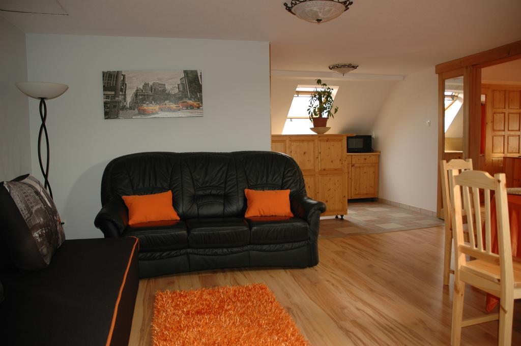 Alom Kucko Apartman Zalaegerszeg Chambre photo